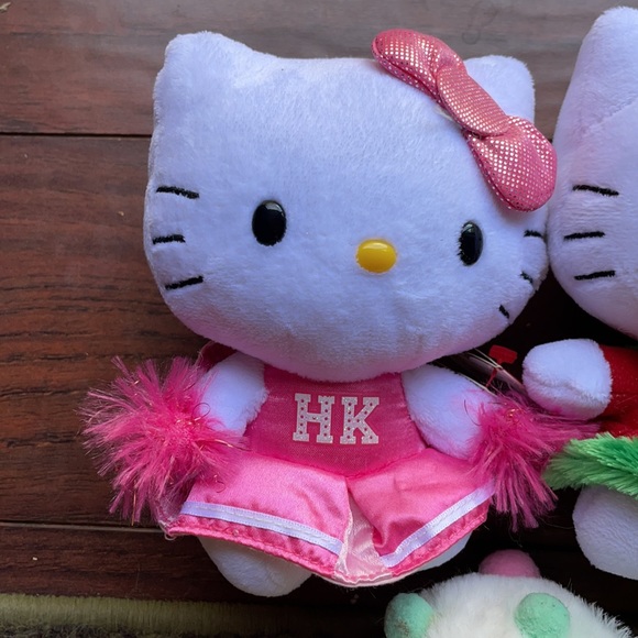 SET OF HELLO KITTY & EXTRAS - Picture 2 of 6